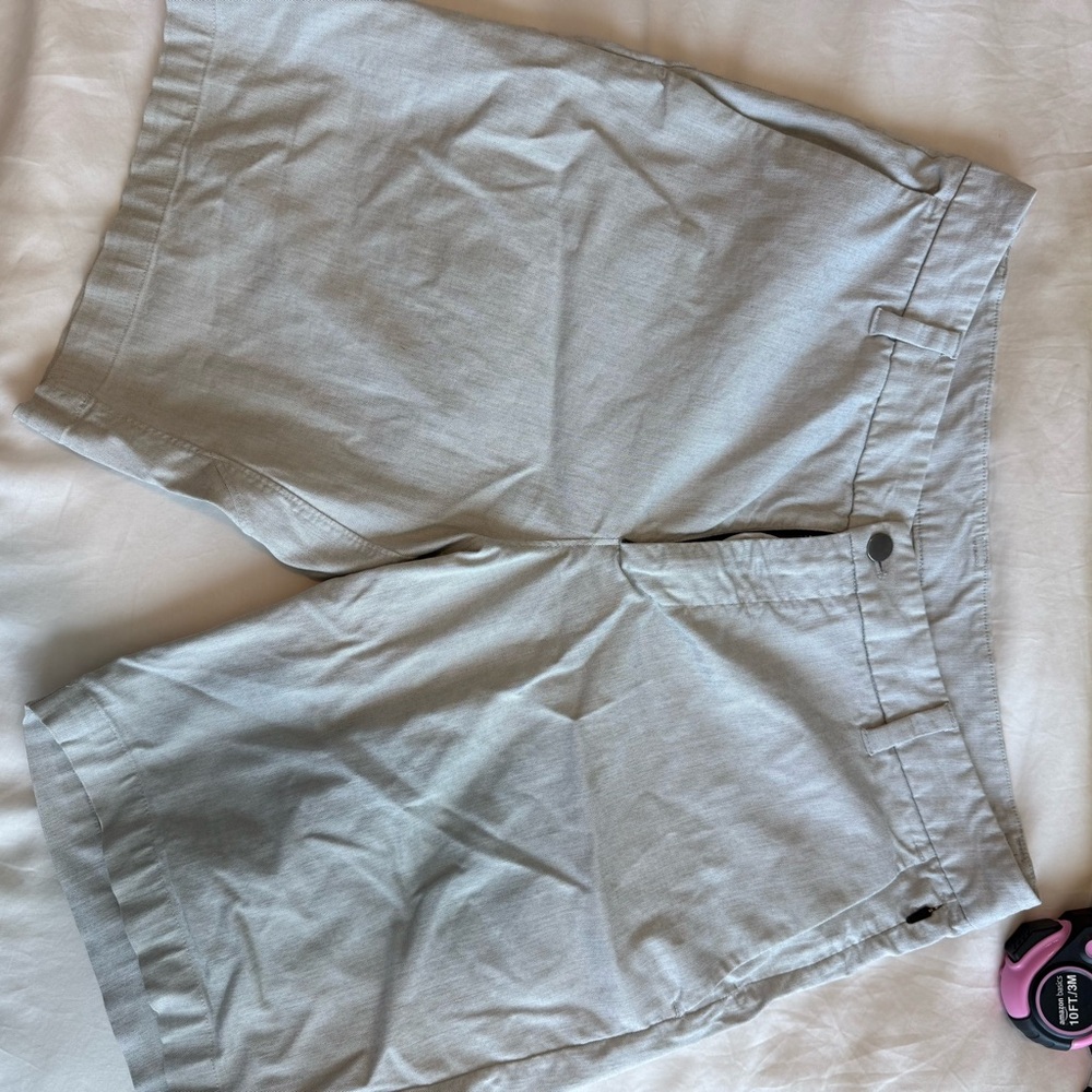 Men’s LuluLemon Light Gray Casual Shorts